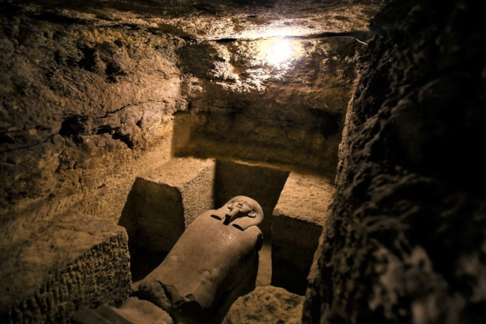 Egipto desentierra una tumba de 3.000 años de antigüedad con sarcófago ...